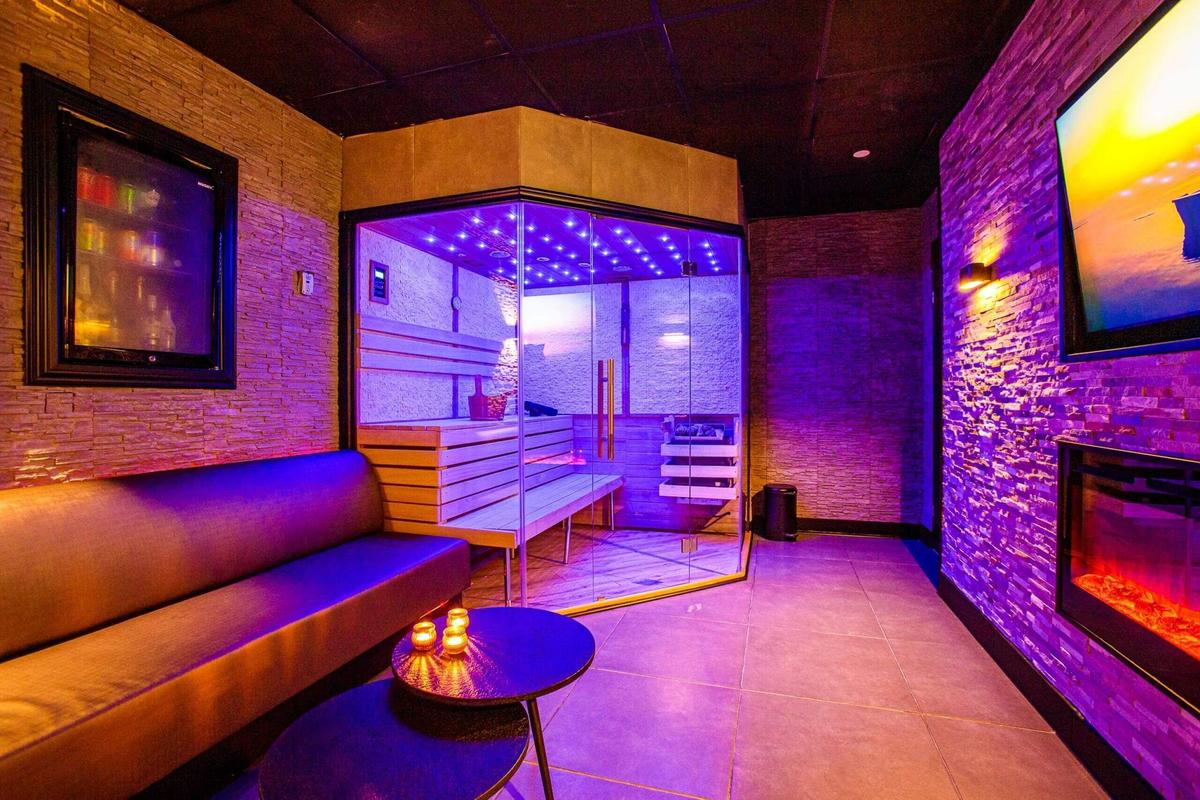 Wellness & Relax · Neon Spa