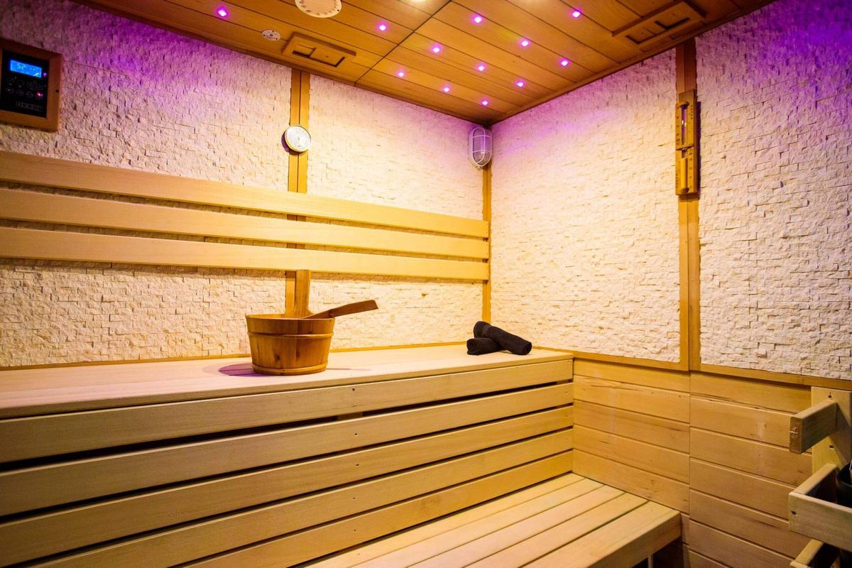 Wellness & Relax · Neon Spa